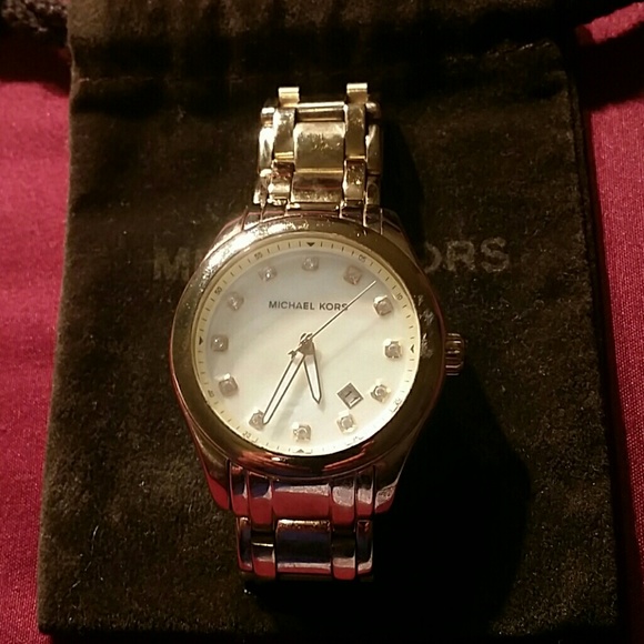 Authentic Michael Kors gold watch. - Picture 1 of 4